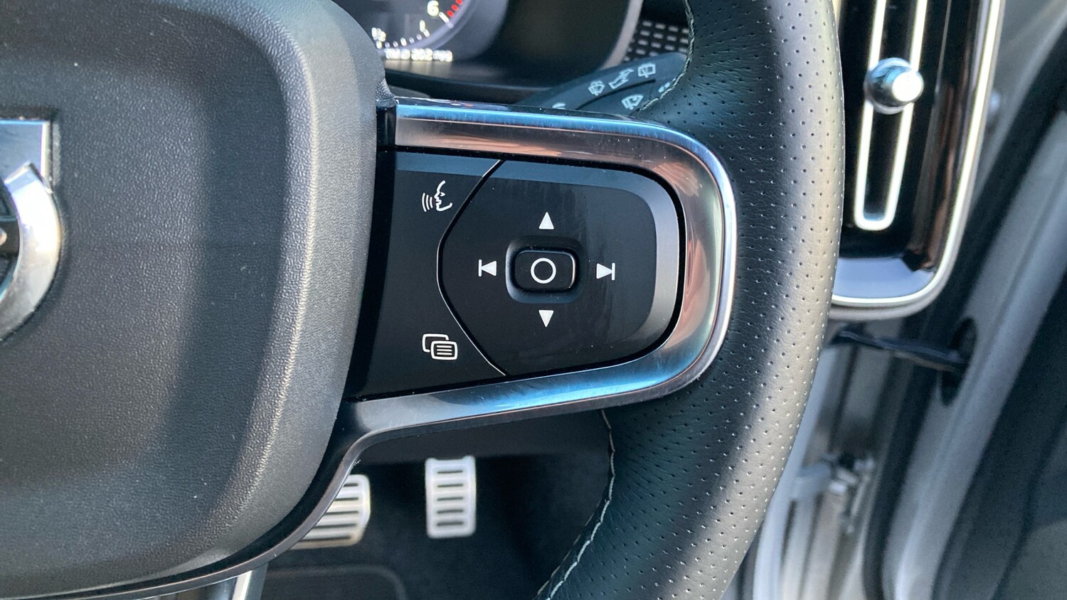 Used Volvo XC40 2018 for sale - 76568369: Photo 24