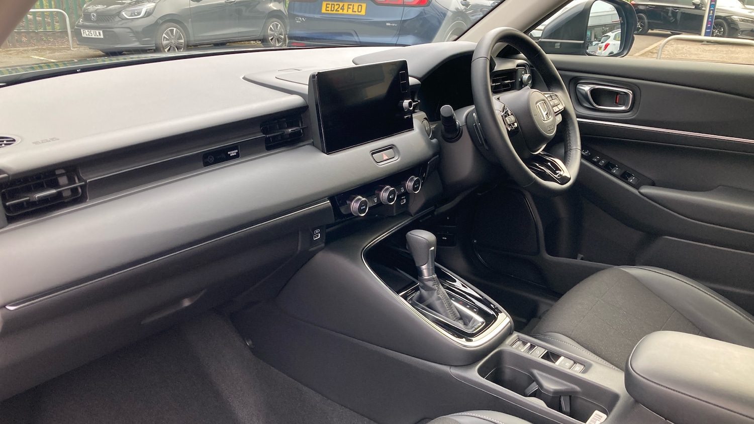 Used Honda HR-V 2022 for sale - 77990473: Photo 2