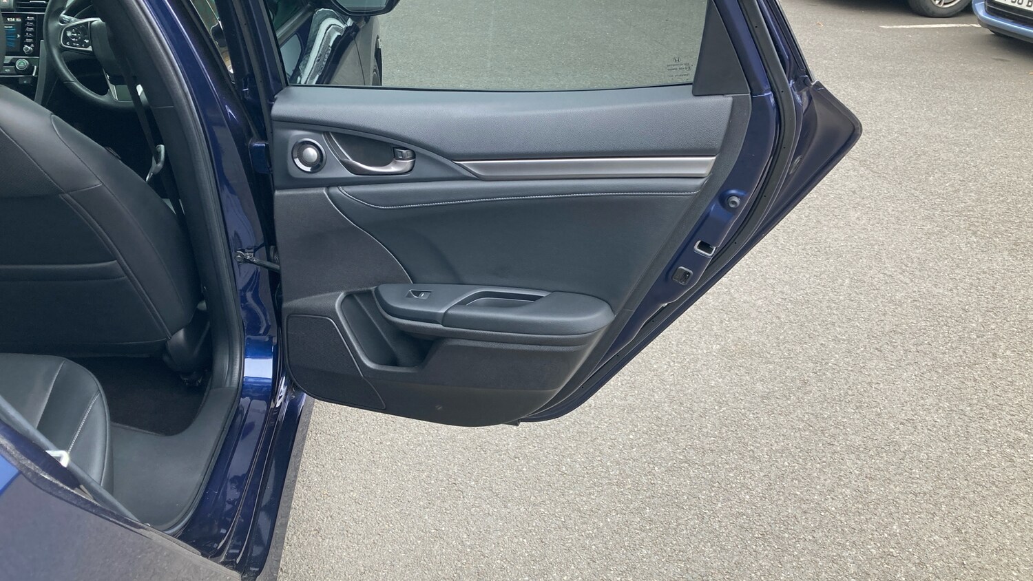 Used Honda Civic 2021 for sale - 78144825: Photo 28