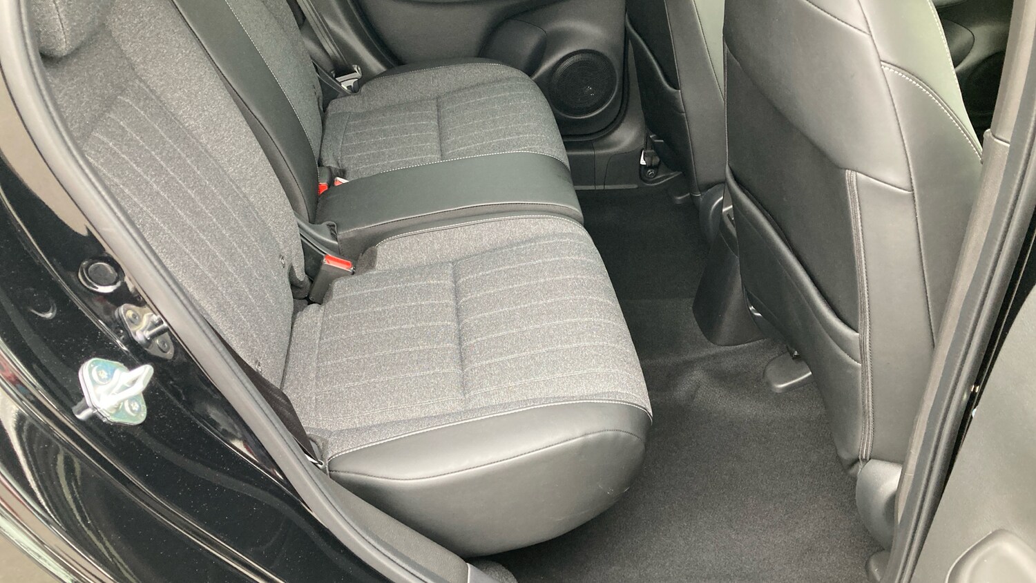 Used Honda Jazz 2023 for sale - 78107258: Photo 32