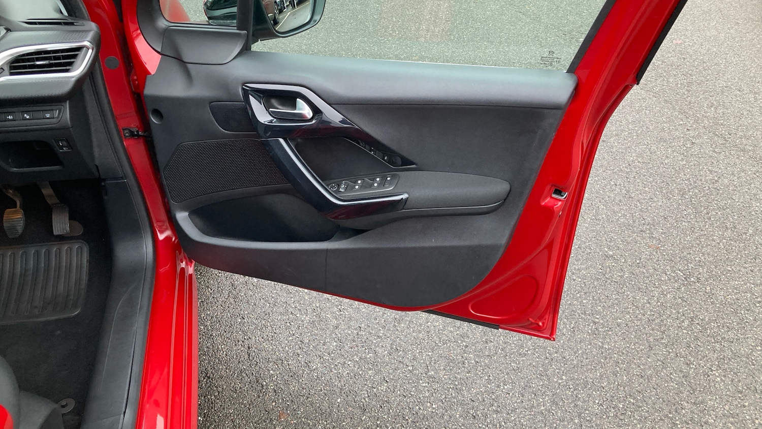 Used Peugeot 208 2019 for sale - 77027821: Photo 36