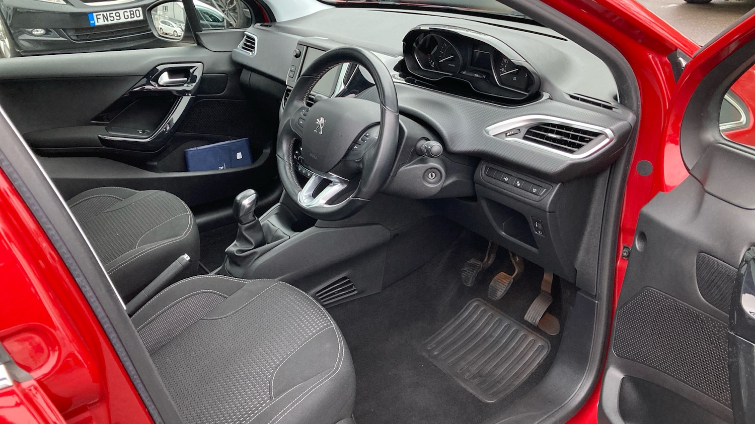 Used Peugeot 208 2019 for sale - 77027821: Photo 38