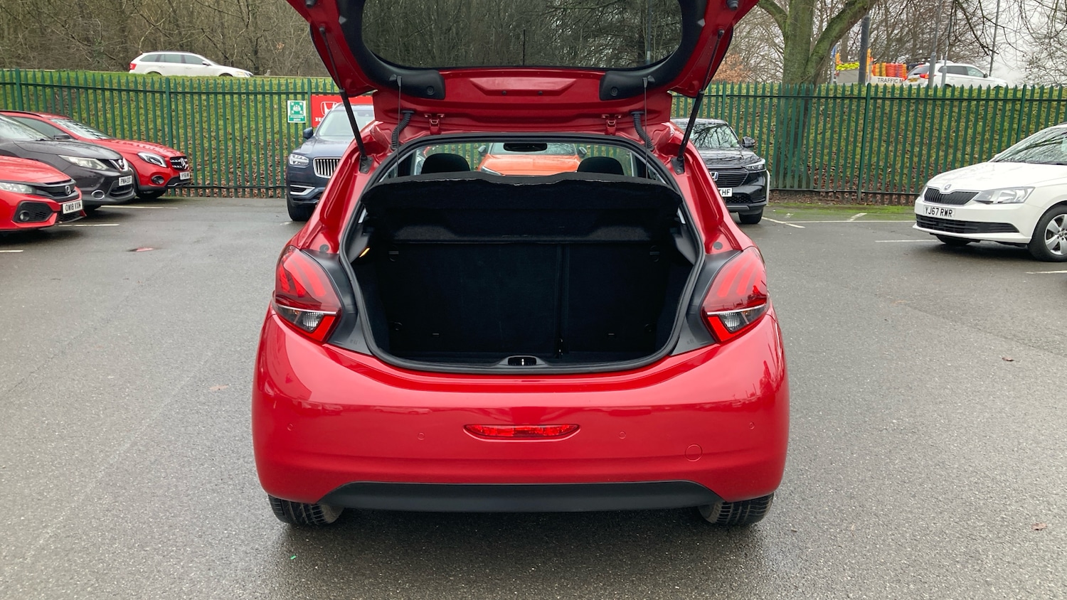 Used Peugeot 208 2019 for sale - 77027821: Photo 4