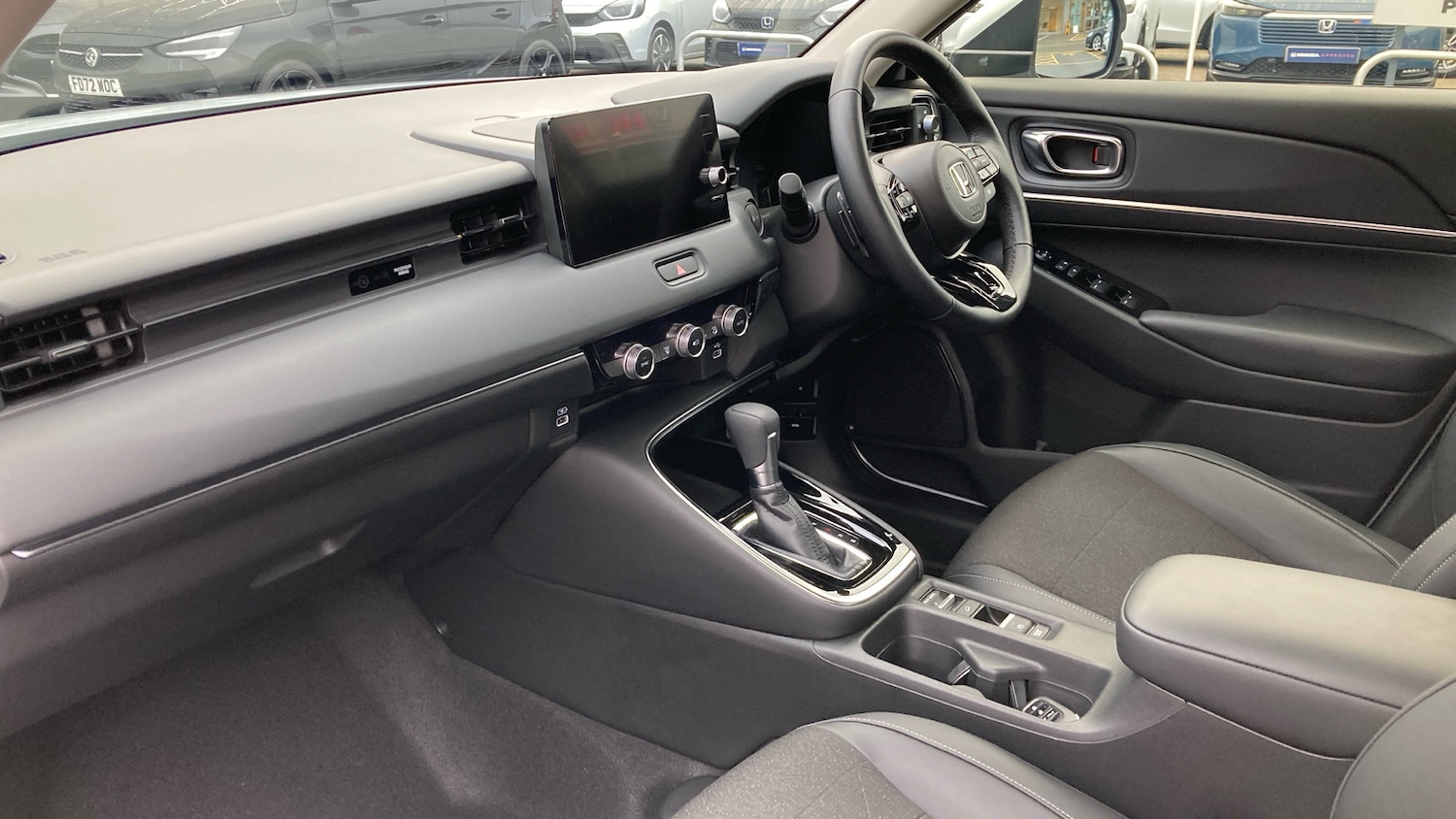 Used Honda HR-V 2022 for sale - 76792870: Photo 2