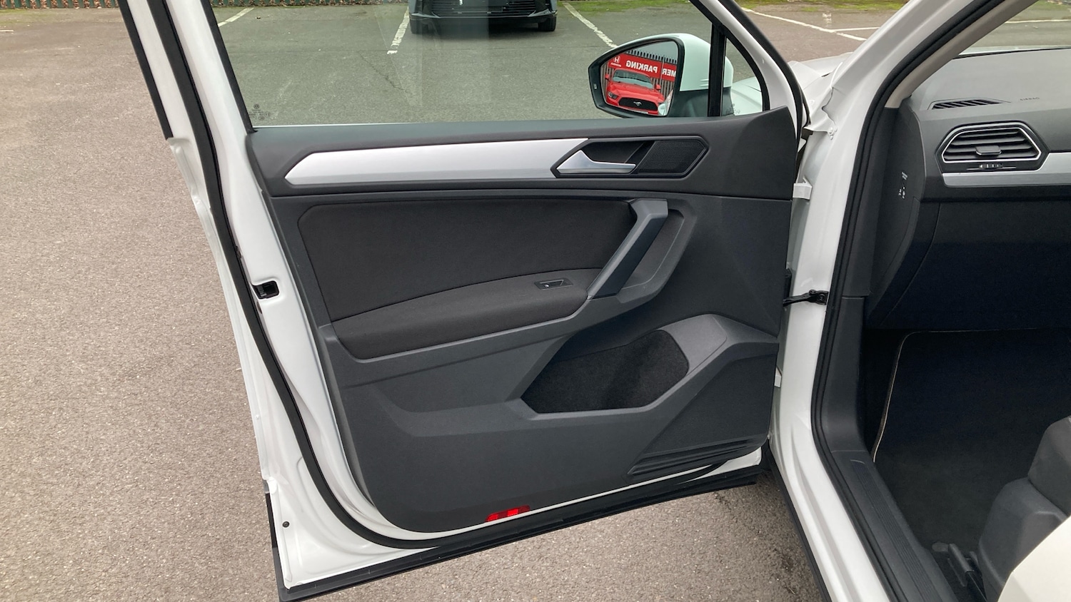 Used Volkswagen Tiguan 2019 for sale - 77603595: Photo 34