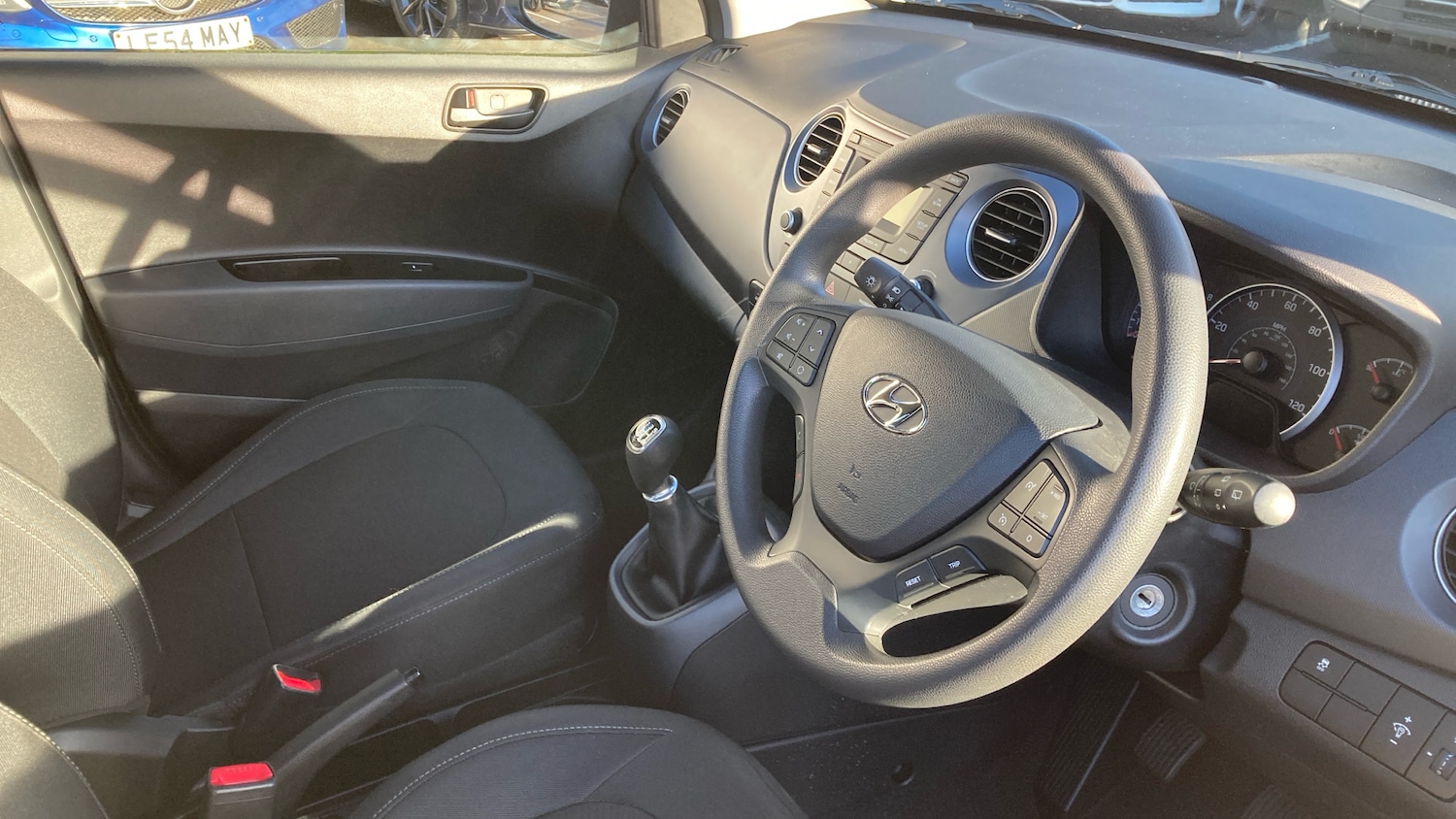 Used Hyundai i10 2017 for sale - 76765055: Photo 11