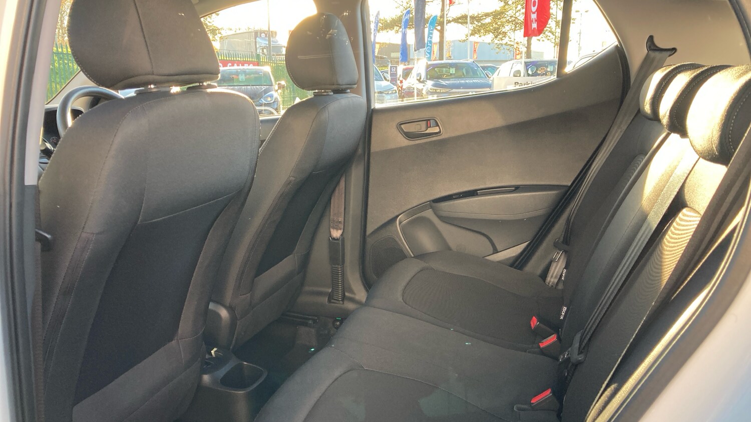 Used Hyundai i10 2017 for sale - 76765055: Photo 16