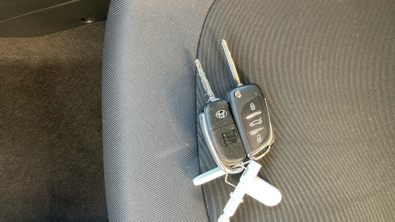 Used Hyundai i10 2017 for sale - 76765055: Photo 20