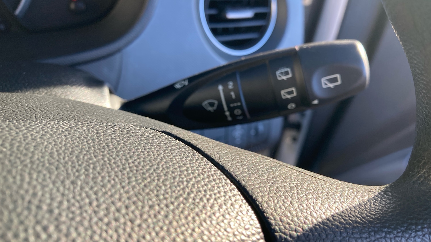 Used Hyundai i10 2017 for sale - 76765055: Photo 25