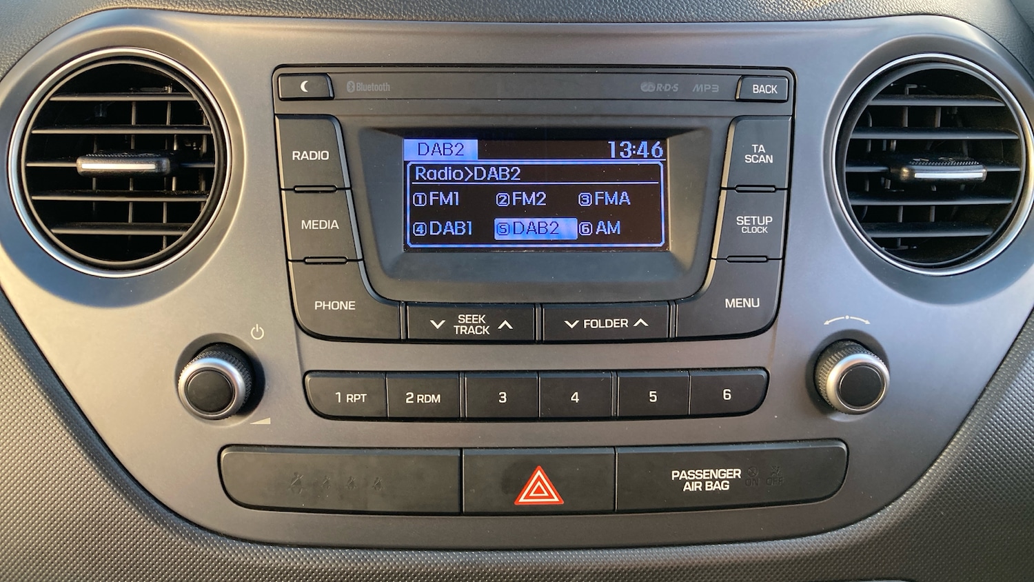 Used Hyundai i10 2017 for sale - 76765055: Photo 30