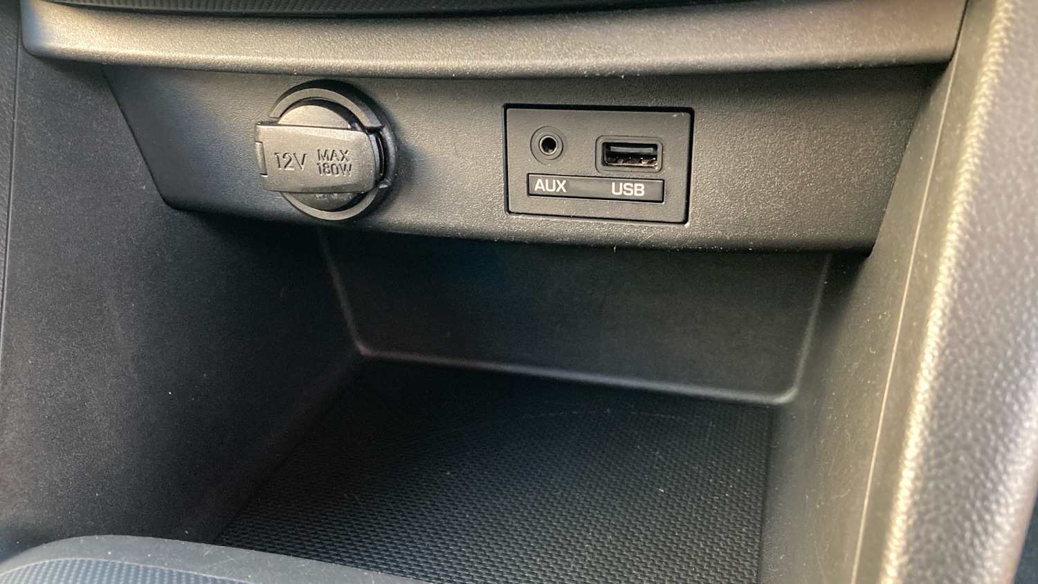 Used Hyundai i10 2017 for sale - 76765055: Photo 35