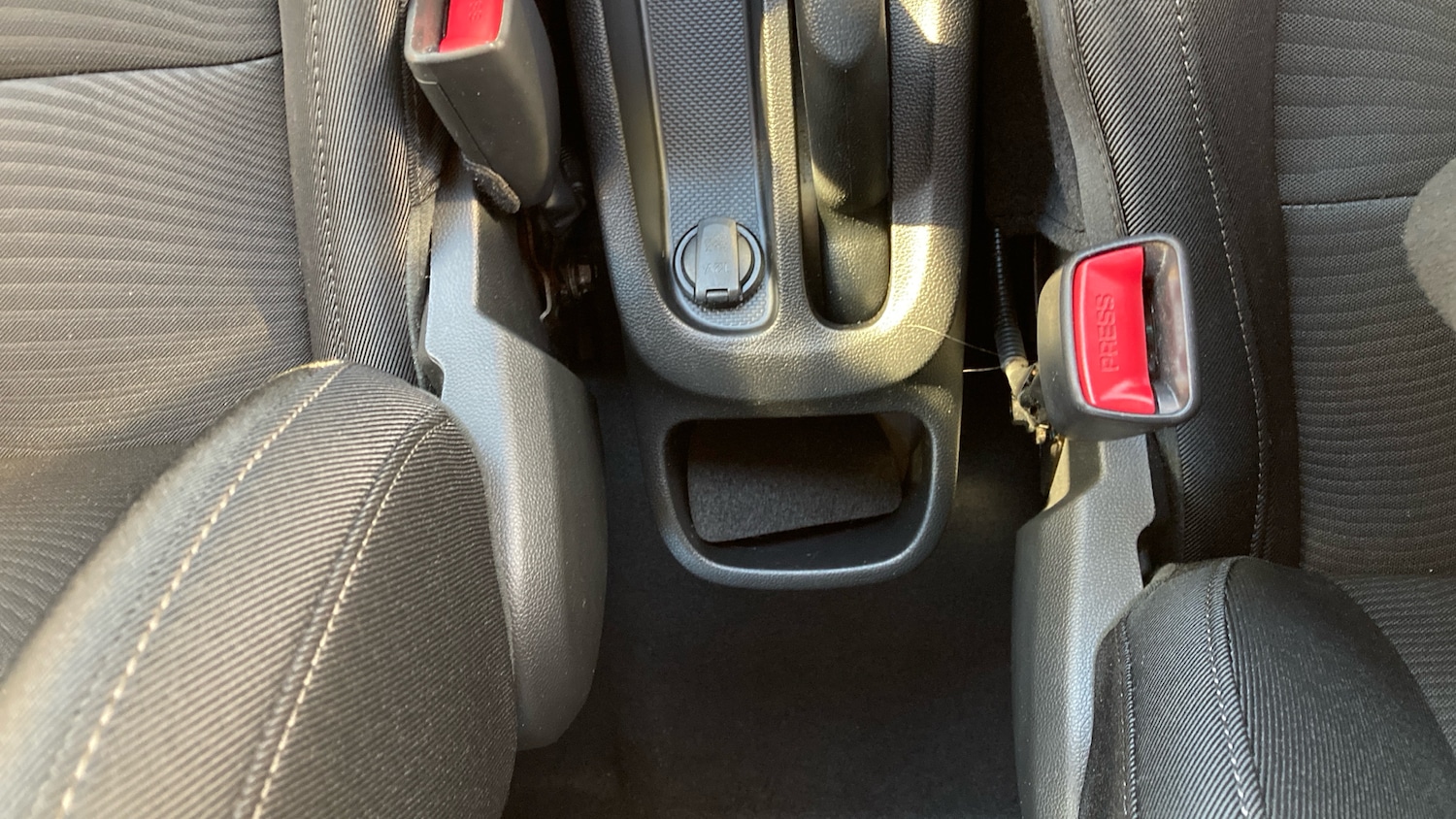 Used Hyundai i10 2017 for sale - 76765055: Photo 39