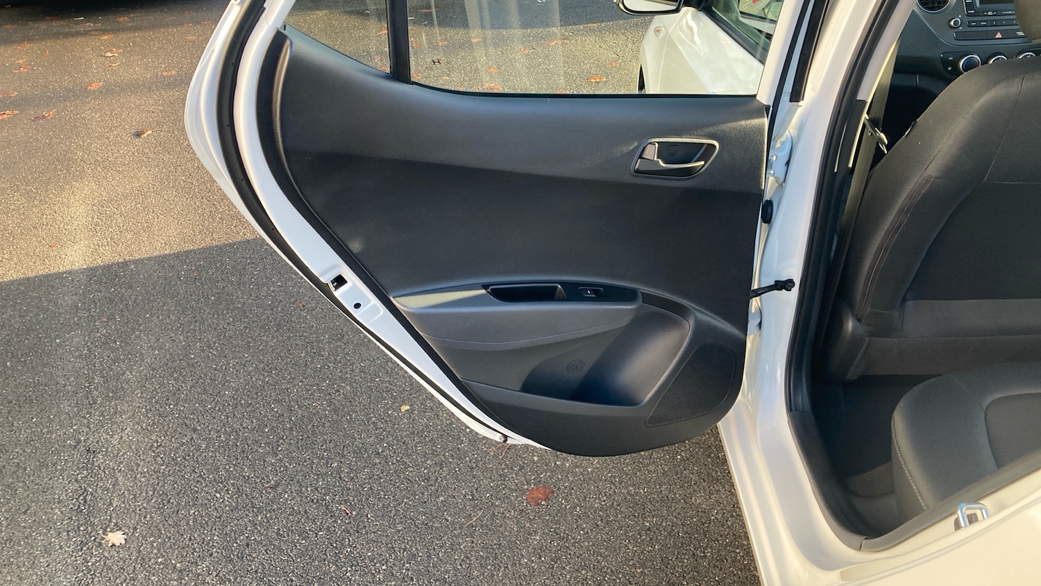 Used Hyundai i10 2017 for sale - 76765055: Photo 44