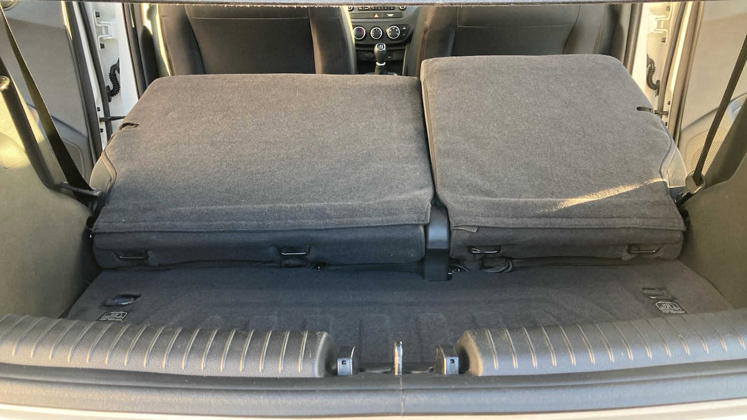 Used Hyundai i10 2017 for sale - 76765055: Photo 47