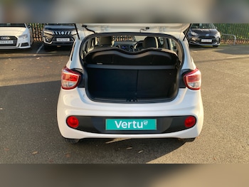 Used Hyundai i10 2017 for sale - 76765055: Photo