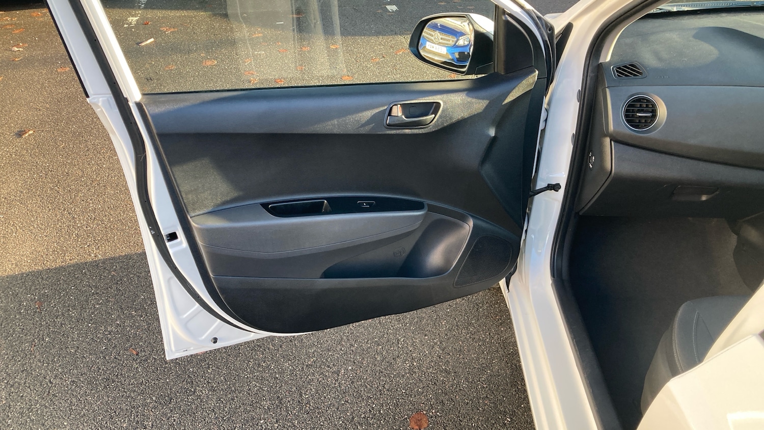 Used Hyundai i10 2017 for sale - 76765055: Photo 61