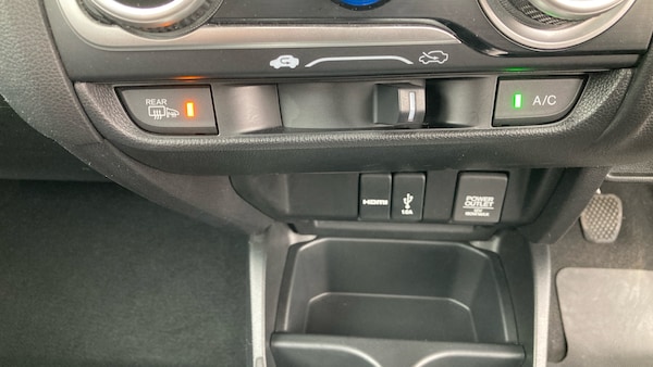 Used Honda Jazz 2019 for sale - 76275907: Photo 32