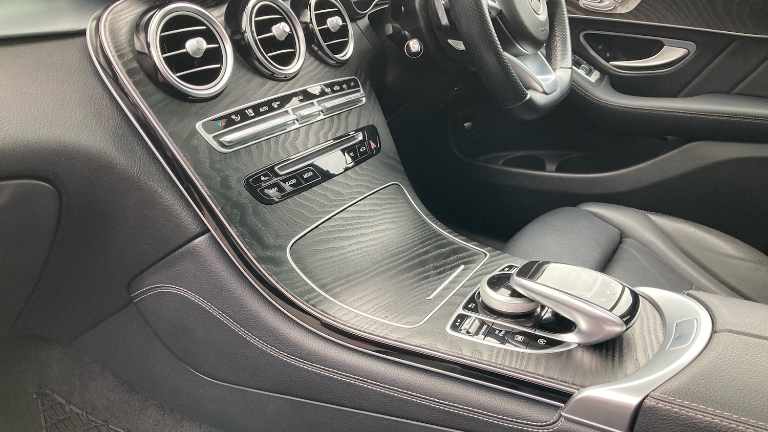 Used Mercedes-Benz GLC 2018 for sale - 76127980: Photo 13