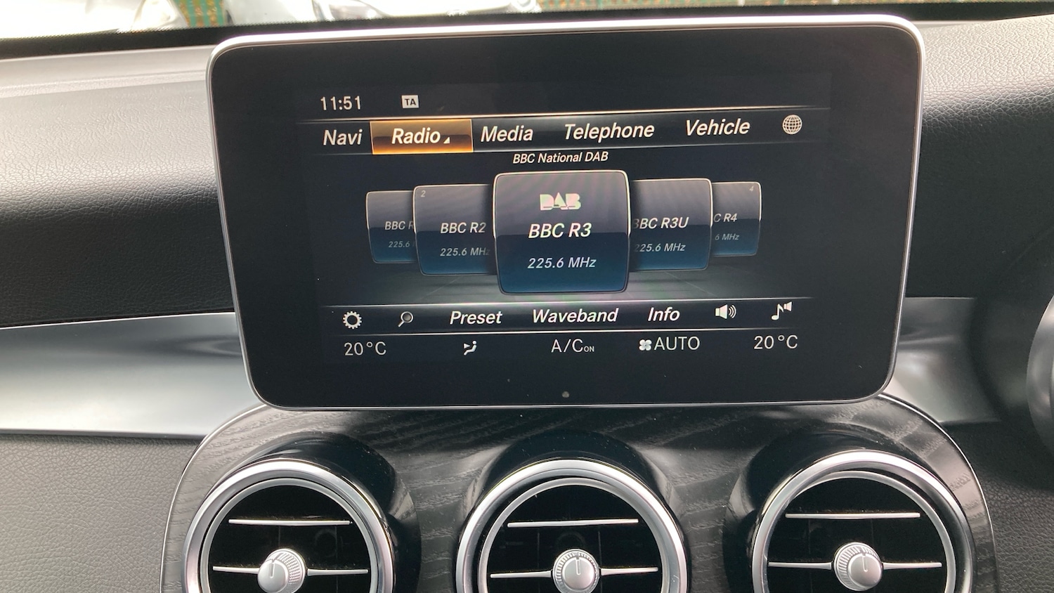 Used Mercedes-Benz GLC 2018 for sale - 76127980: Photo 28