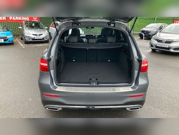 Used Mercedes-Benz GLC 2018 for sale - 76127980: Photo