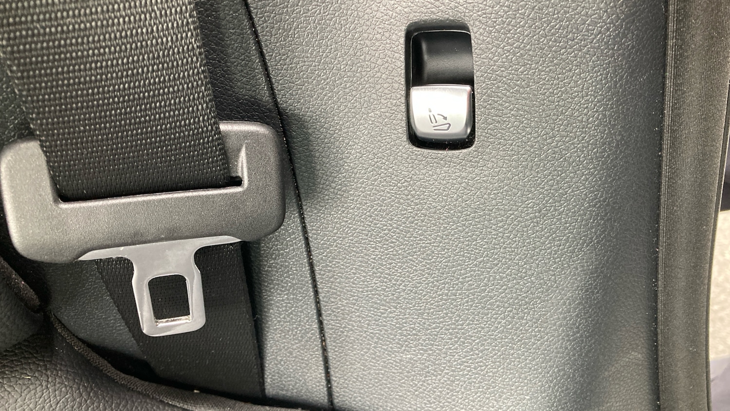 Used Mercedes-Benz GLC 2018 for sale - 76127980: Photo 62