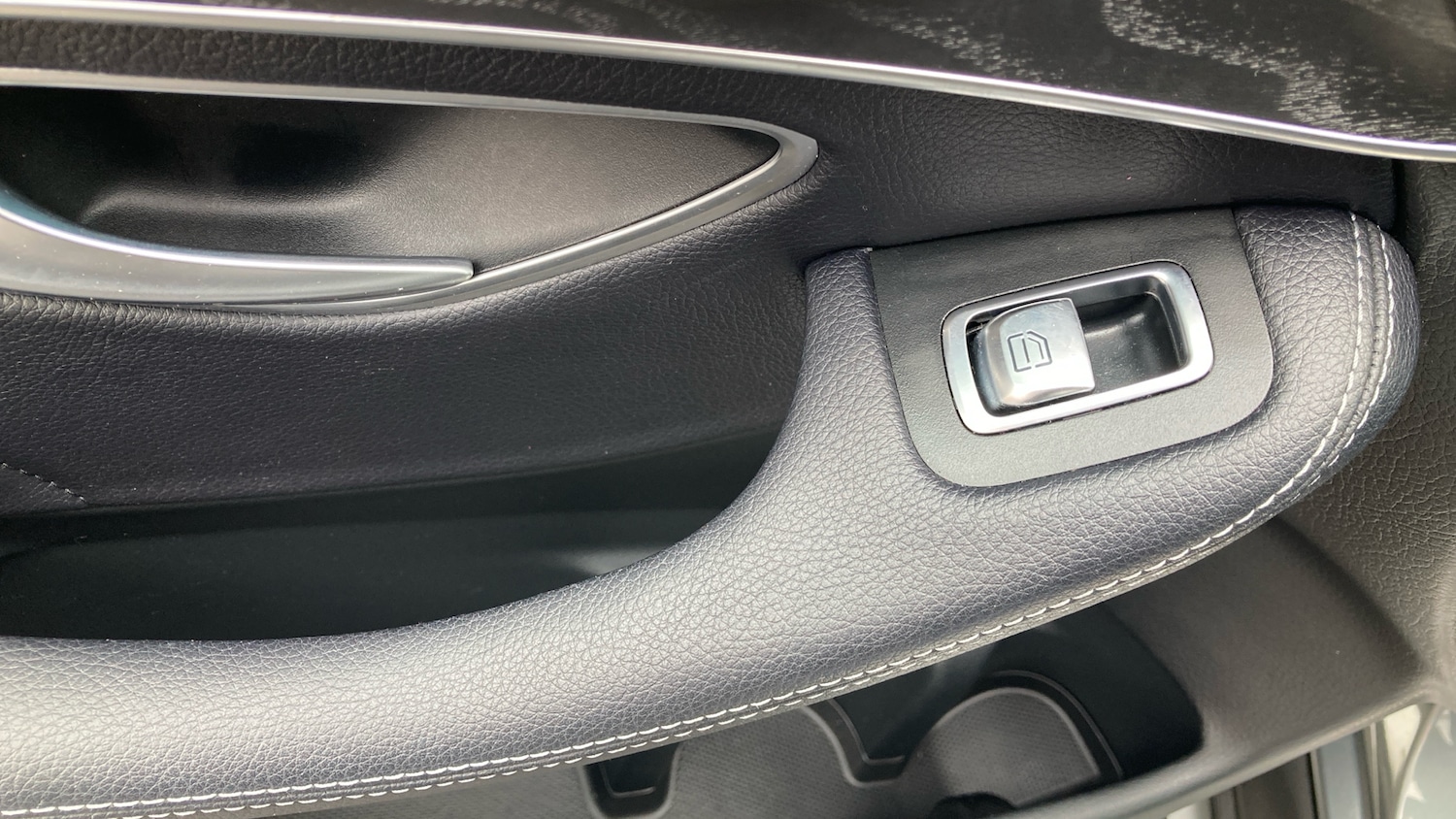 Used Mercedes-Benz GLC 2018 for sale - 76127980: Photo 83