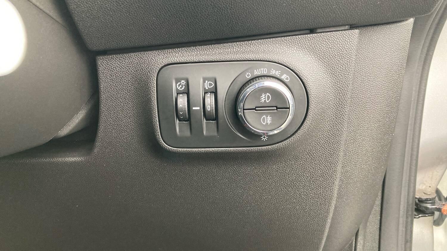 Used Vauxhall Corsa 2016 for sale - 78122304: Photo 37