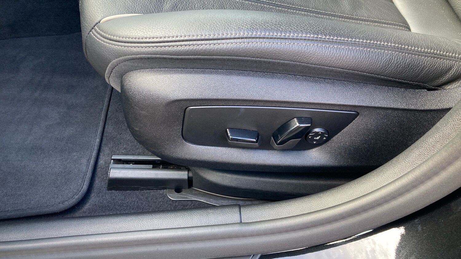 Used BMW 5 Series 2021 for sale - 77917142: Photo 60