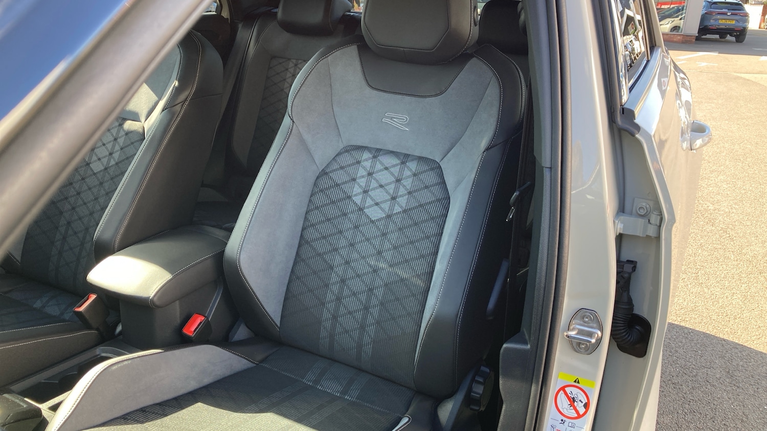 Used Volkswagen T-Roc 2023 for sale - 78198713: Photo 49