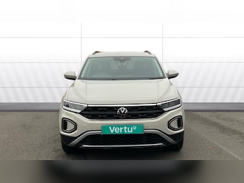 Used Volkswagen T-Roc 2023 for sale - 76984679: Photo