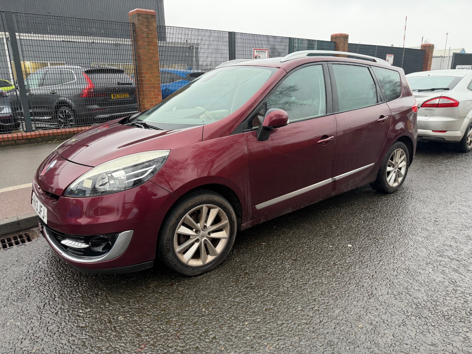 Used Renault Grand Scenic 2013 for sale - 77459981: Photo 2