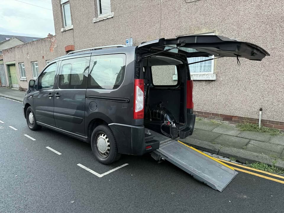 Used Peugeot Expert Tepee 2010 for sale - 76923989: Photo 1