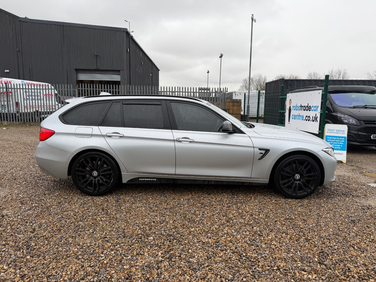 Used BMW 3 Series 2015 for sale - 77536385: Photo 2