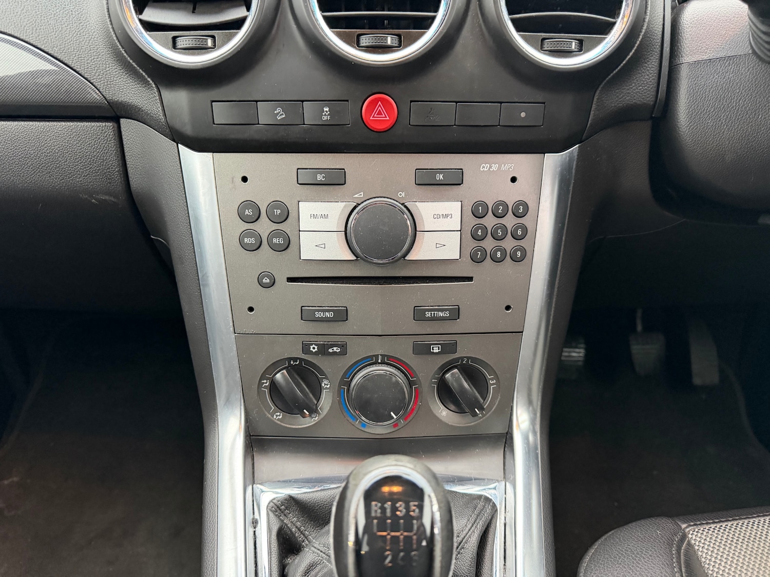 Used Vauxhall Antara 2011 for sale - 77392351: Photo 12