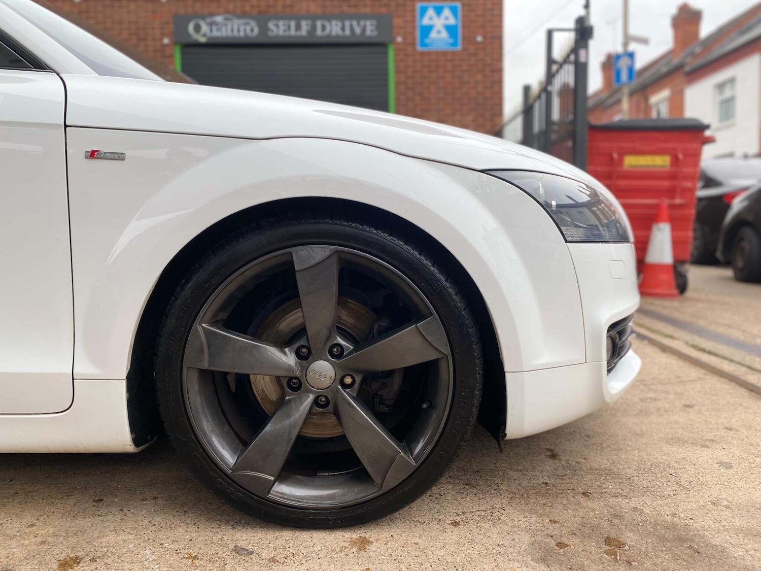 Used Audi TT 2009 for sale - 76318153: Photo 3