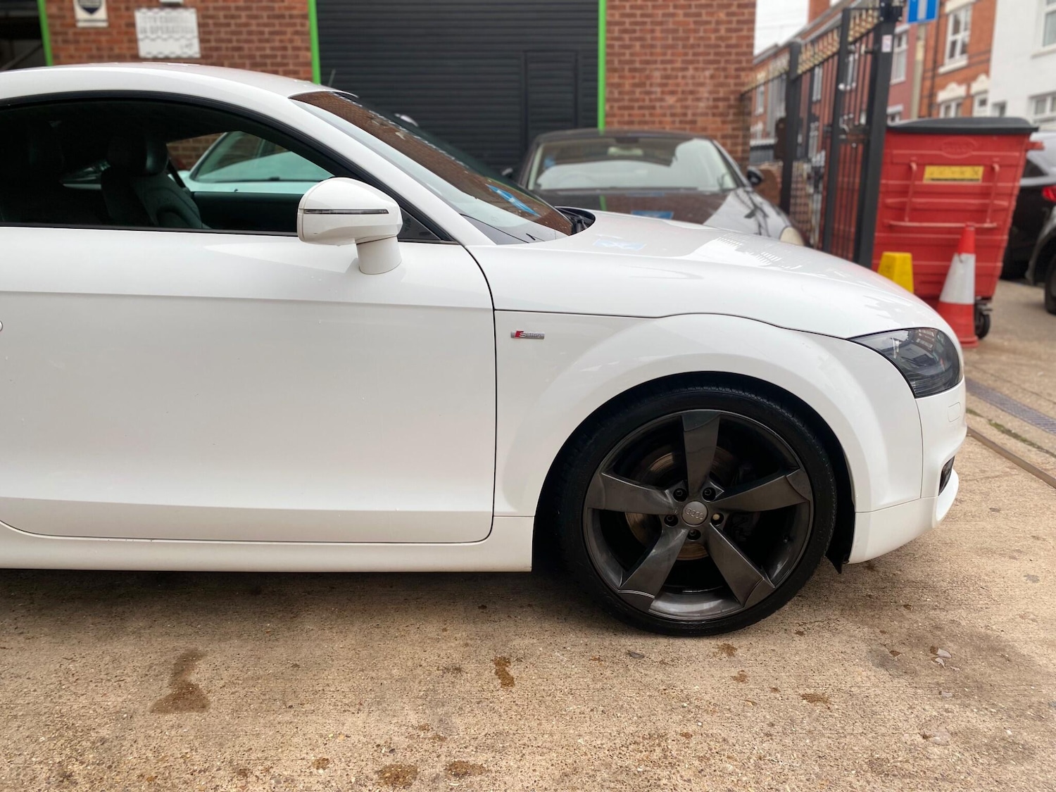 Used Audi TT 2009 for sale - 76318153: Photo 4