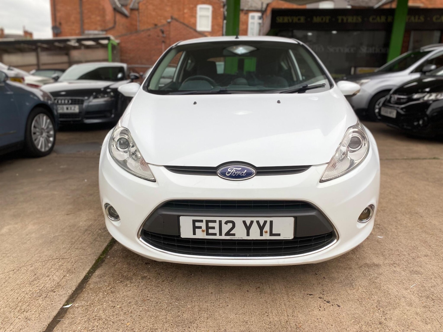 Used Ford Fiesta 2012 for sale - 76283281: Photo 2