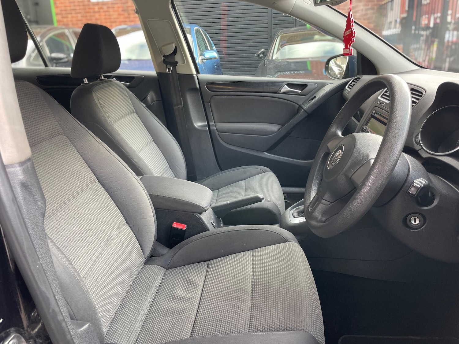 Used Volkswagen Golf 2010 for sale - 77496802: Photo 20