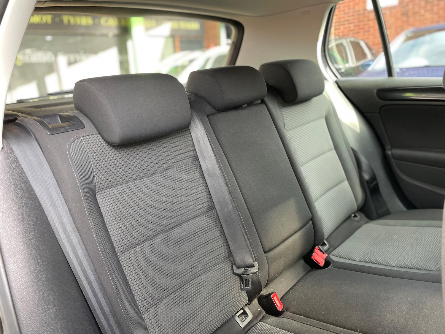 Used Volkswagen Golf 2010 for sale - 77496802: Photo 27