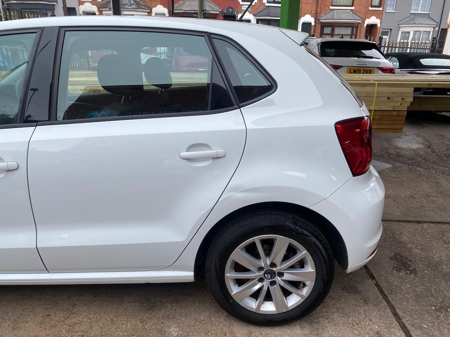 Used Volkswagen Polo 2015 for sale - 76423106: Photo 11
