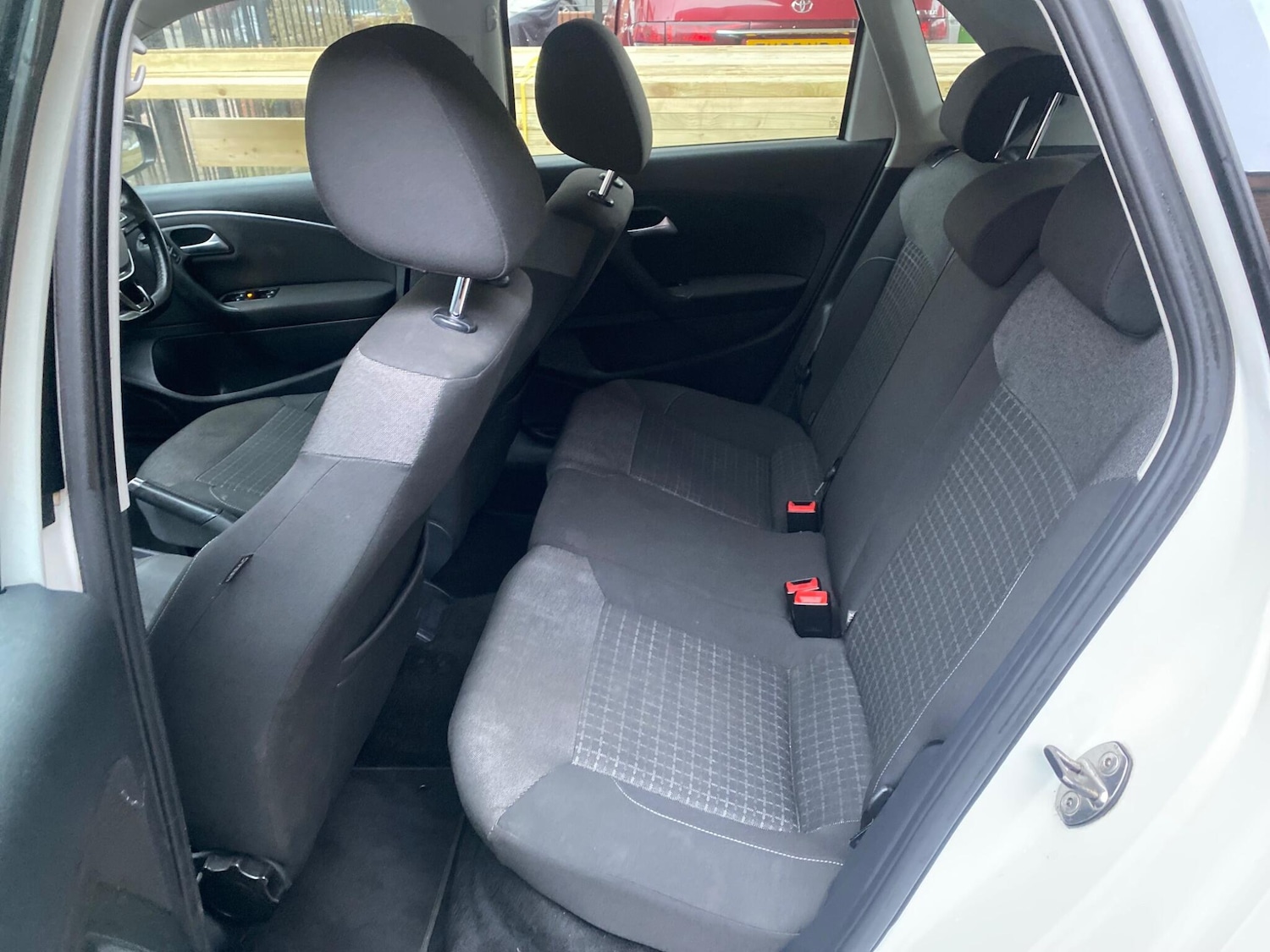 Used Volkswagen Polo 2015 for sale - 76423106: Photo 17