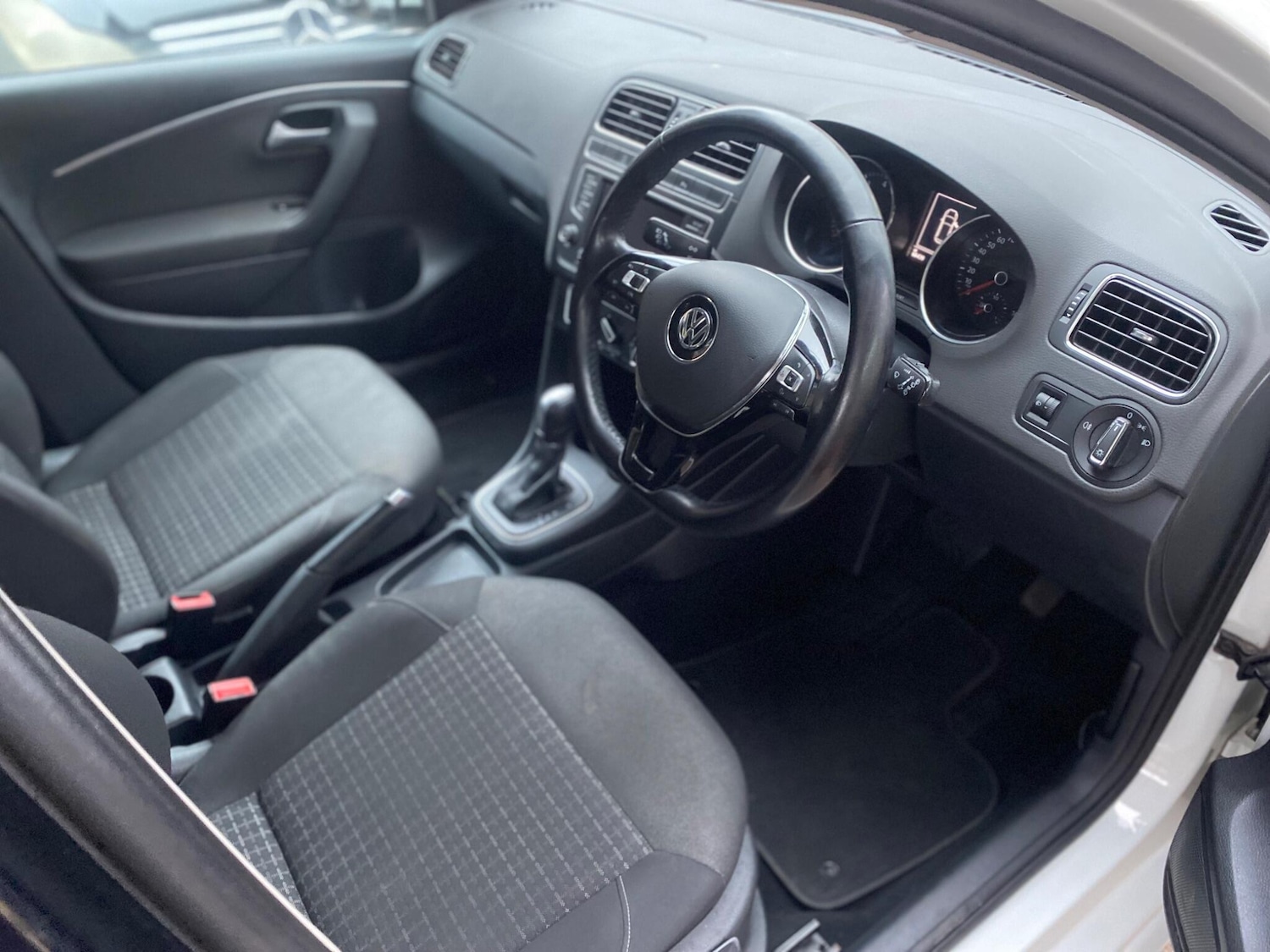 Used Volkswagen Polo 2015 for sale - 76423106: Photo 20