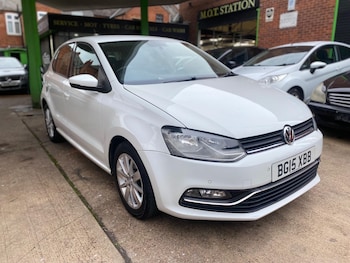Used Volkswagen Polo 2015 for sale - 76423106: Photo