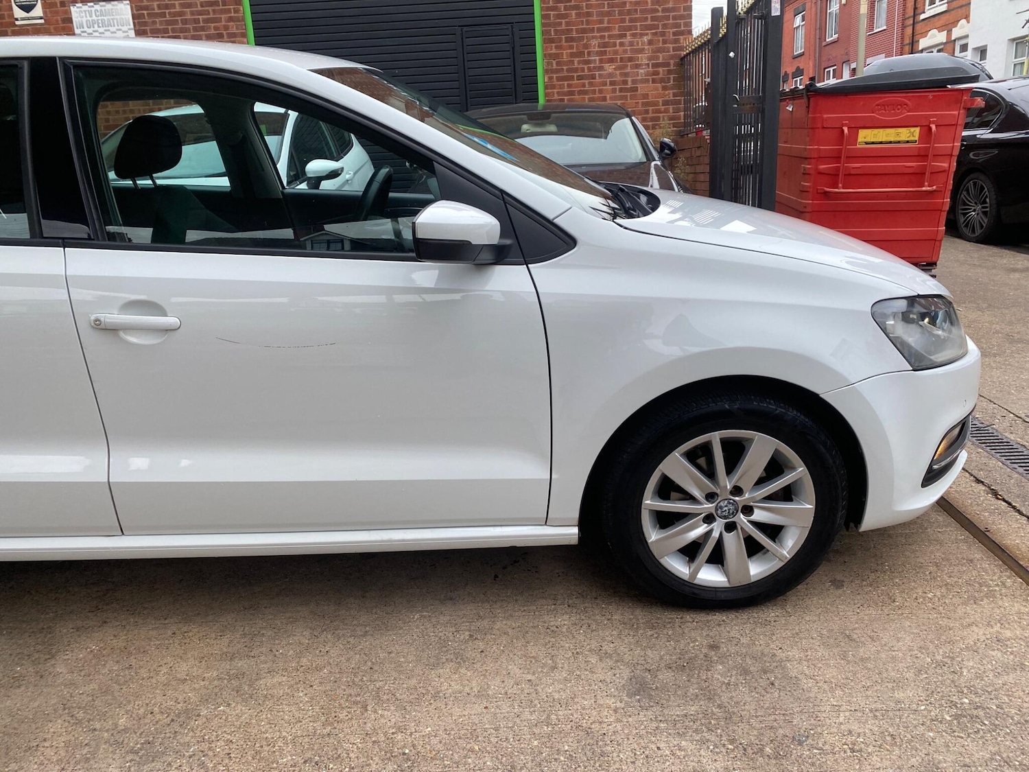 Used Volkswagen Polo 2015 for sale - 76423106: Photo 5