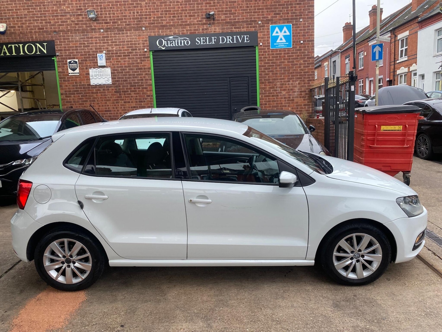 Used Volkswagen Polo 2015 for sale - 76423106: Photo 6