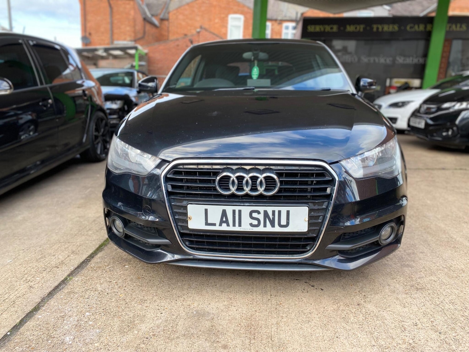 Used Audi A1 2011 for sale - 76398346: Photo 2