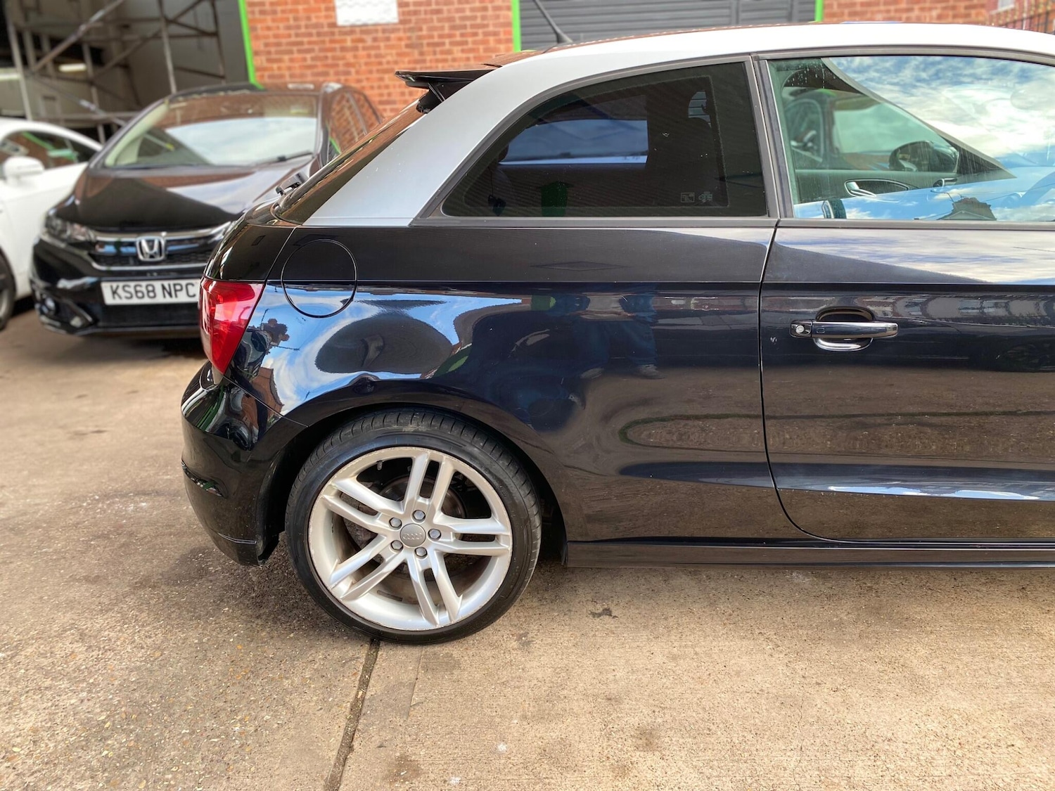 Used Audi A1 2011 for sale - 76398346: Photo 8
