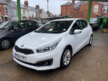 Used Kia Ceed 2015 for sale - 77455350: Photo