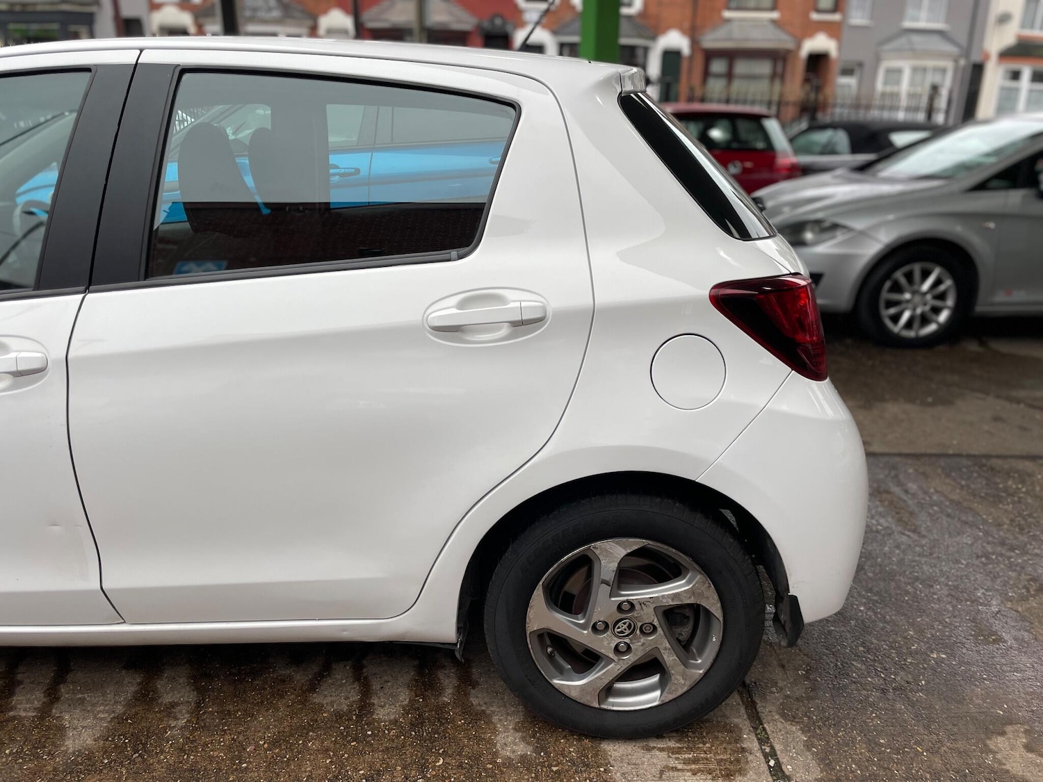 Used Toyota Yaris 2015 for sale - 77611749: Photo 15