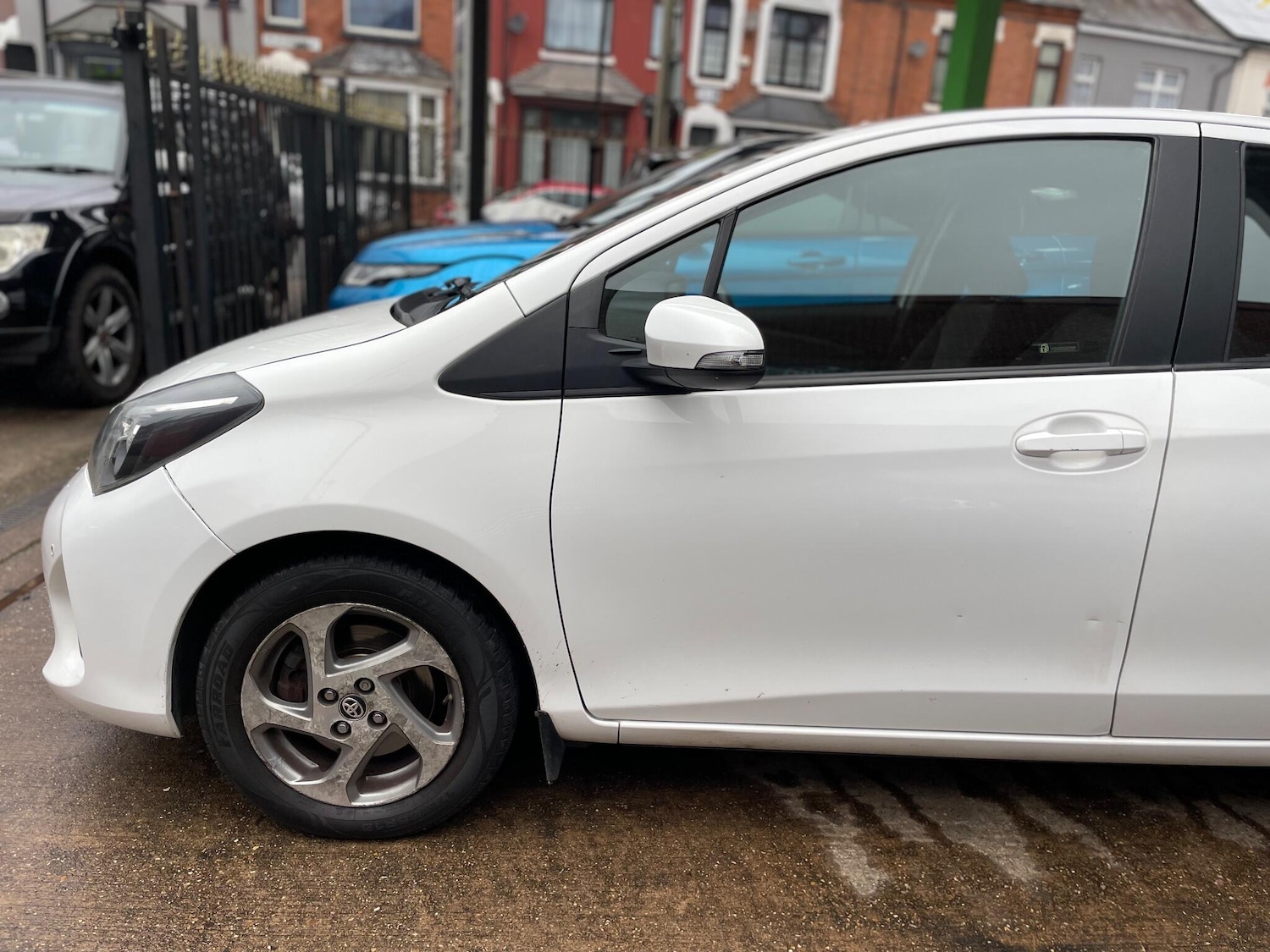 Used Toyota Yaris 2015 for sale - 77611749: Photo 17